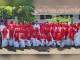 SANTRI MENGUATKAN NEGERI MENUJU INDONESIA EMAS. DARI SARUNG UNTUK INDONESIA